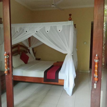 Pondok Aldi Hostel Амед Екстер'єр фото