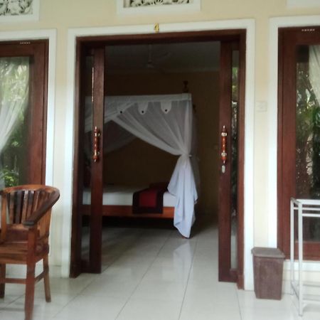 Pondok Aldi Hostel Амед Екстер'єр фото