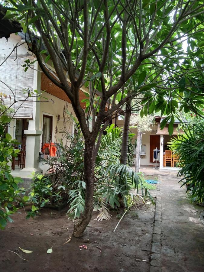 Pondok Aldi Hostel Амед Екстер'єр фото