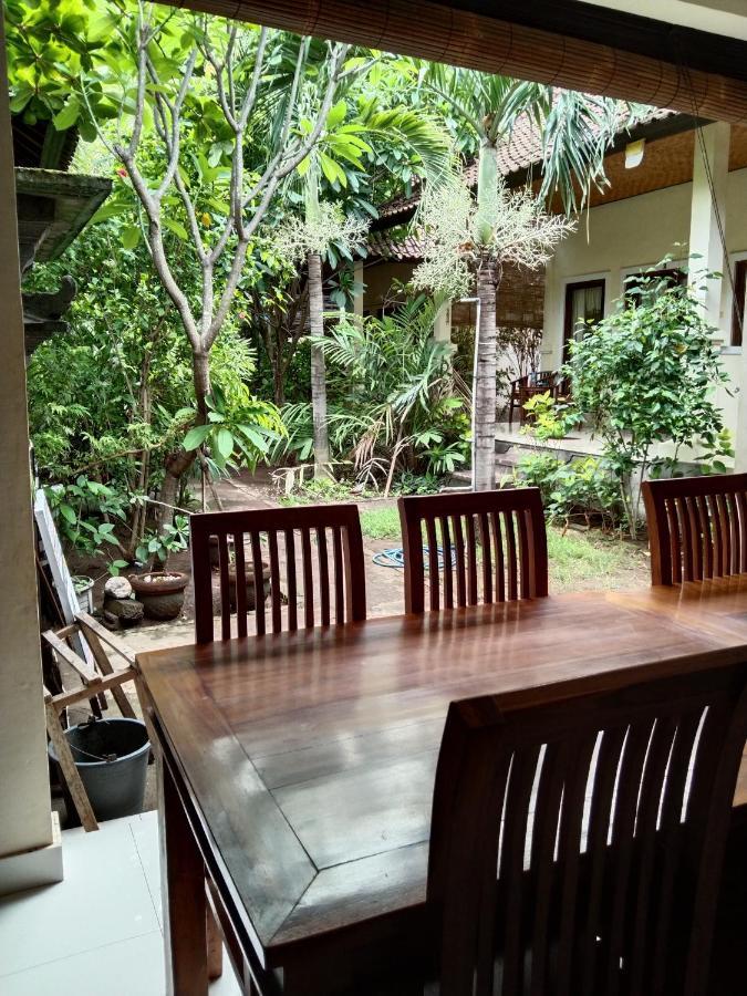 Pondok Aldi Hostel Амед Екстер'єр фото
