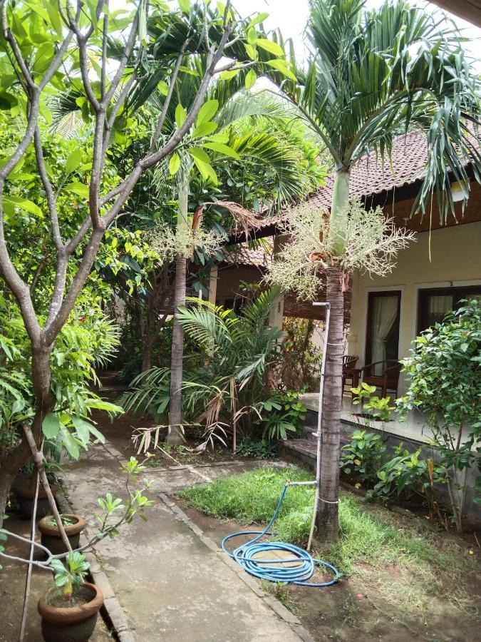 Pondok Aldi Hostel Амед Екстер'єр фото
