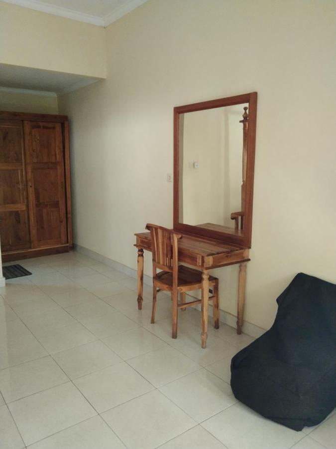Pondok Aldi Hostel Амед Екстер'єр фото