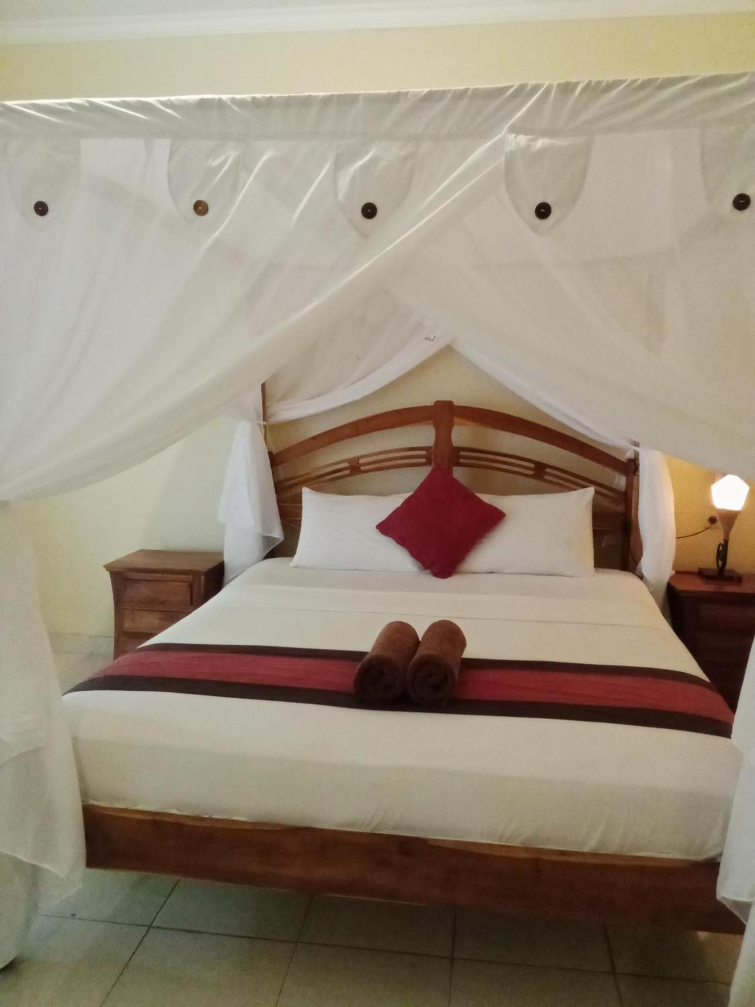Pondok Aldi Hostel Амед Екстер'єр фото