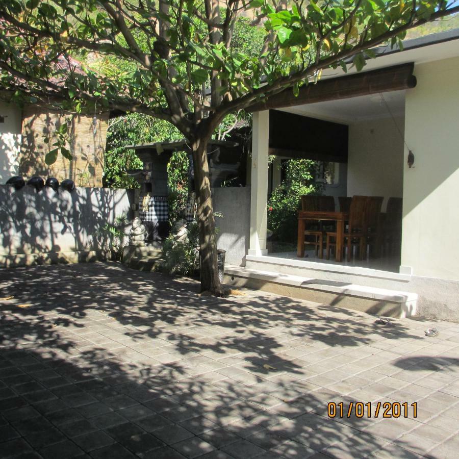 Pondok Aldi Hostel Амед Екстер'єр фото