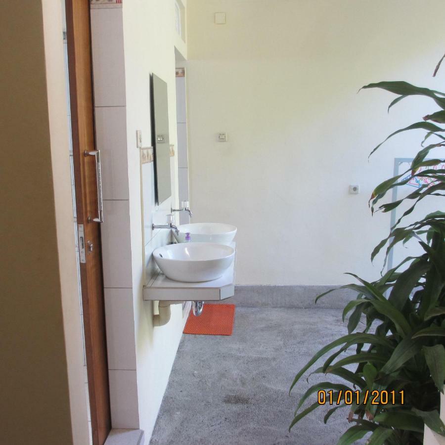 Pondok Aldi Hostel Амед Екстер'єр фото