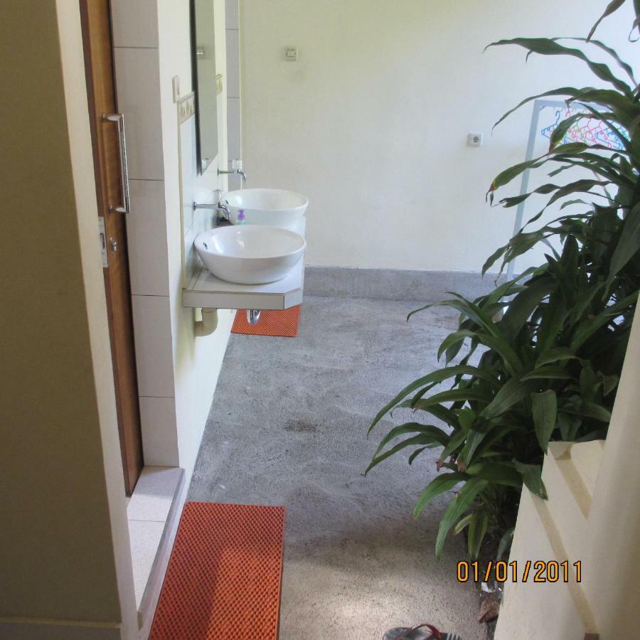 Pondok Aldi Hostel Амед Екстер'єр фото