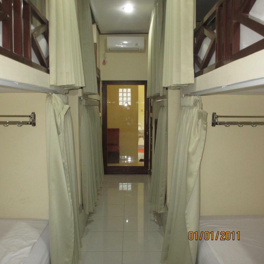 Pondok Aldi Hostel Амед Екстер'єр фото